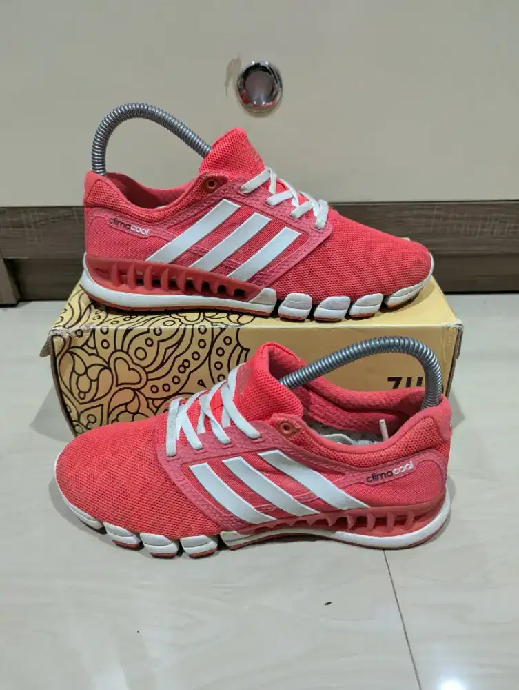 Sepatu Adidas climacool preloved size 36