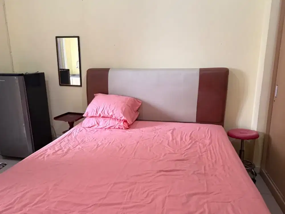 GREEN PRAMUKA CITY STUDIO FULL FURNISH LANTAI SATU APARTEMEN PUSAT JAKARTA PERTAHUN