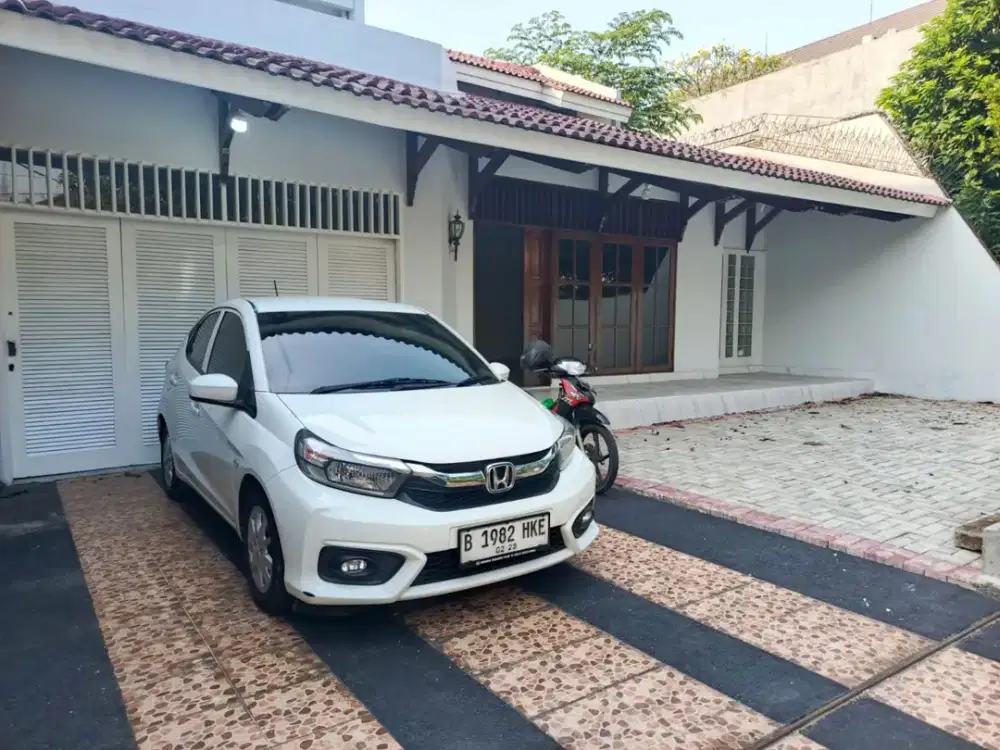 Rumah Luas Lokasi Strategis dekat Mall Lippo Puri Indah Jakarta Barat