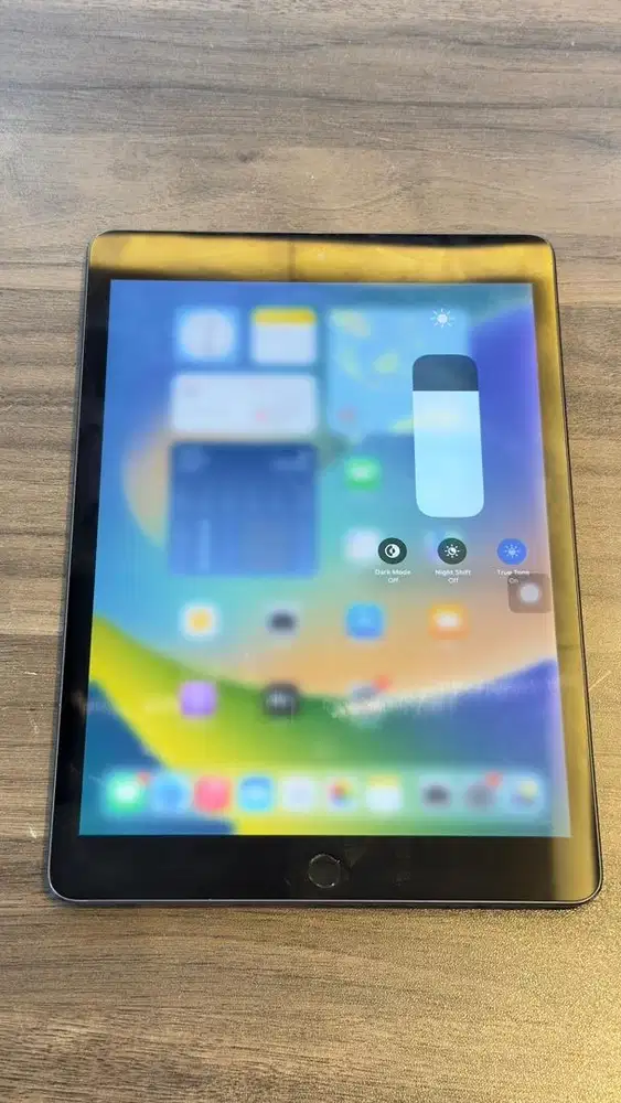 Dijual Ipad 9 Grey 64GB Wifi Only Unit dan charger