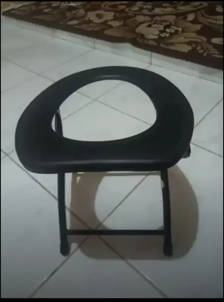 Kursi toilet duduk