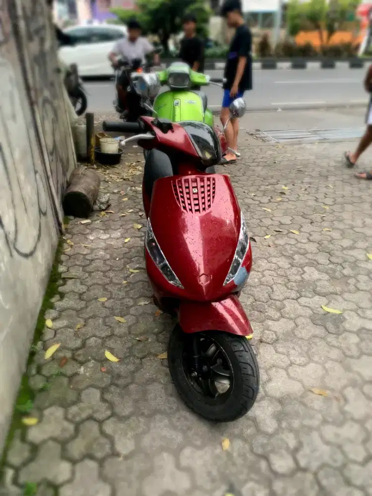 piaggio zip 2012