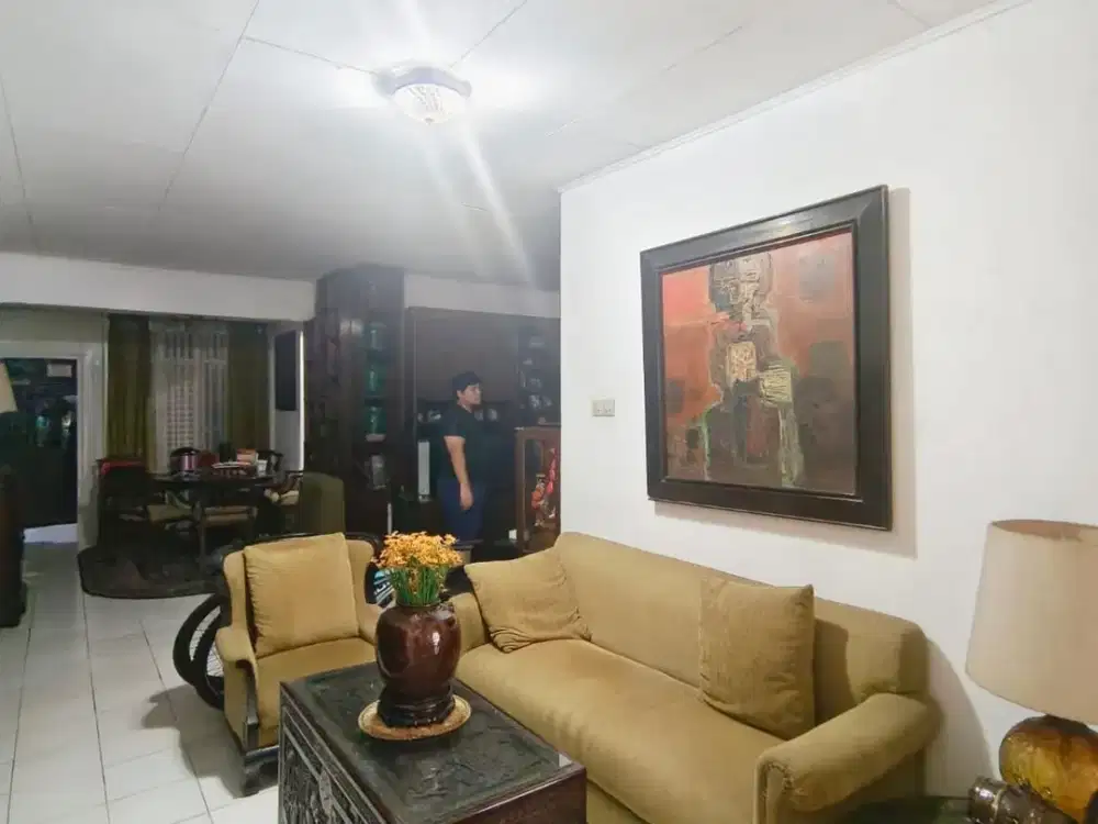 Dijual rumah strategis dekat Bintaro Plaza di Bintaro Tangsel LR-9651