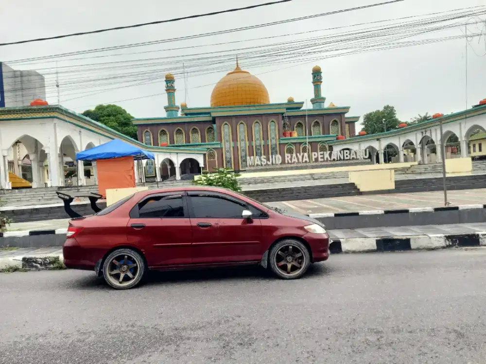Di jual  original dan asli mobil Honda city surat2 lkp BPKB,STNK,faktr