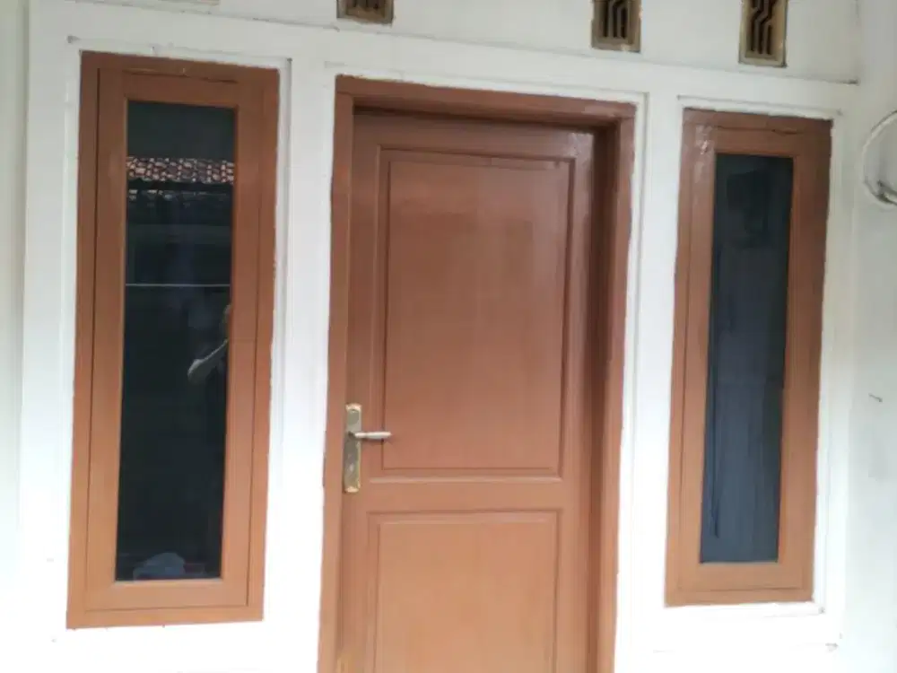 READY UNTUK 24 APRIL*DISEWAKAN RUMAH 2 LANTAI DI ANTAPANI TENGAH BOLEH BUAT KANTOR & KONVEKSI