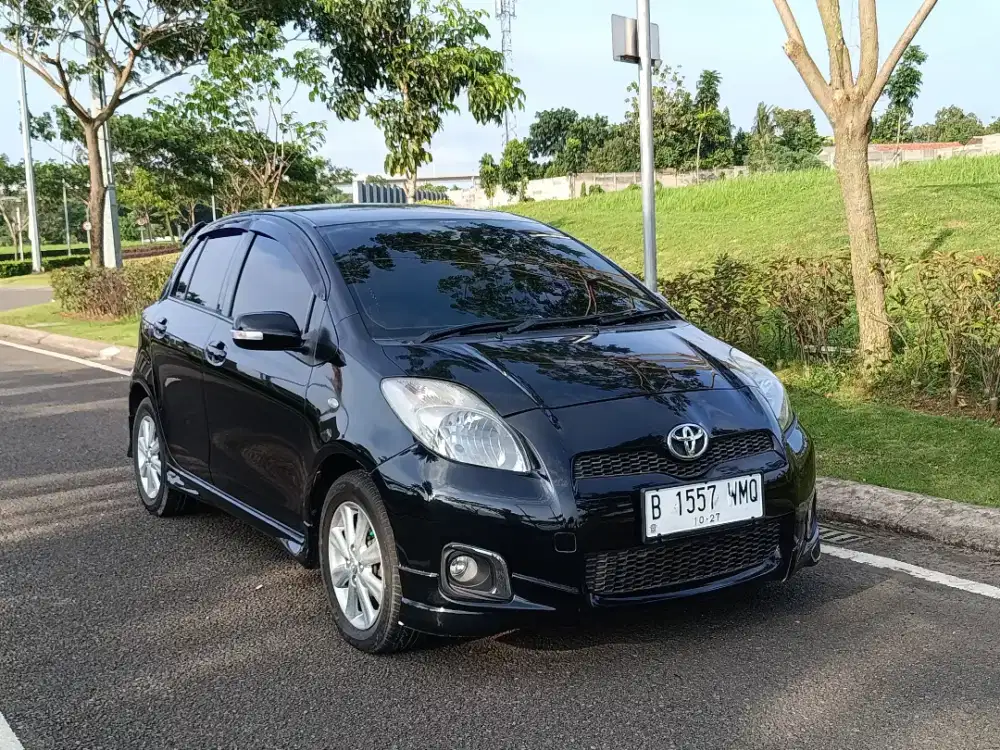 [DP 2 JT] Yaris E At 2012 hitam