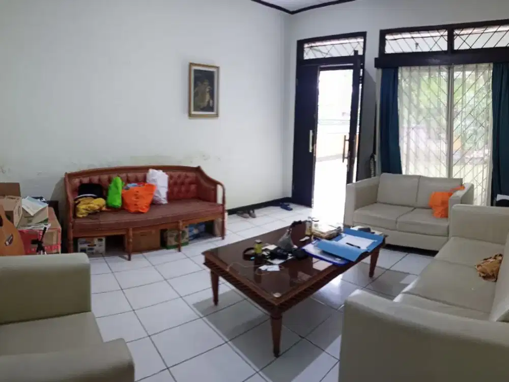 Rumah Jual di Turangga - LT 415m² LB 290m²