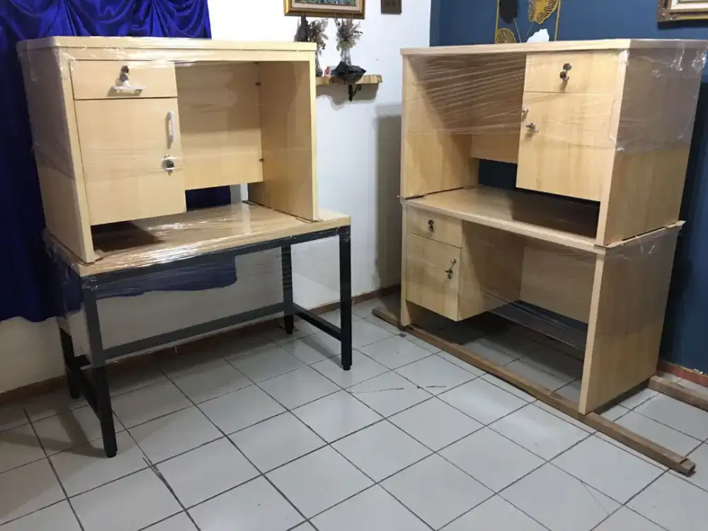 meja dan kursi kantor