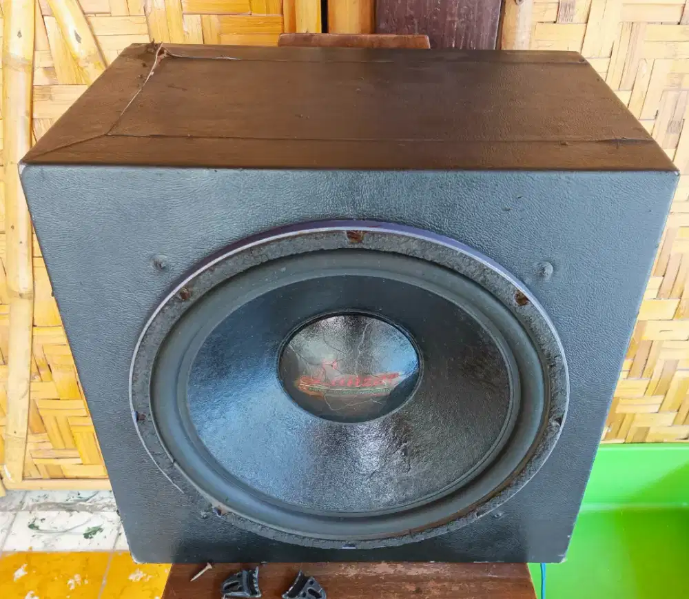 Subwoofer lanzar 15 inch + power symbion sc-6004 4ch 2000watt