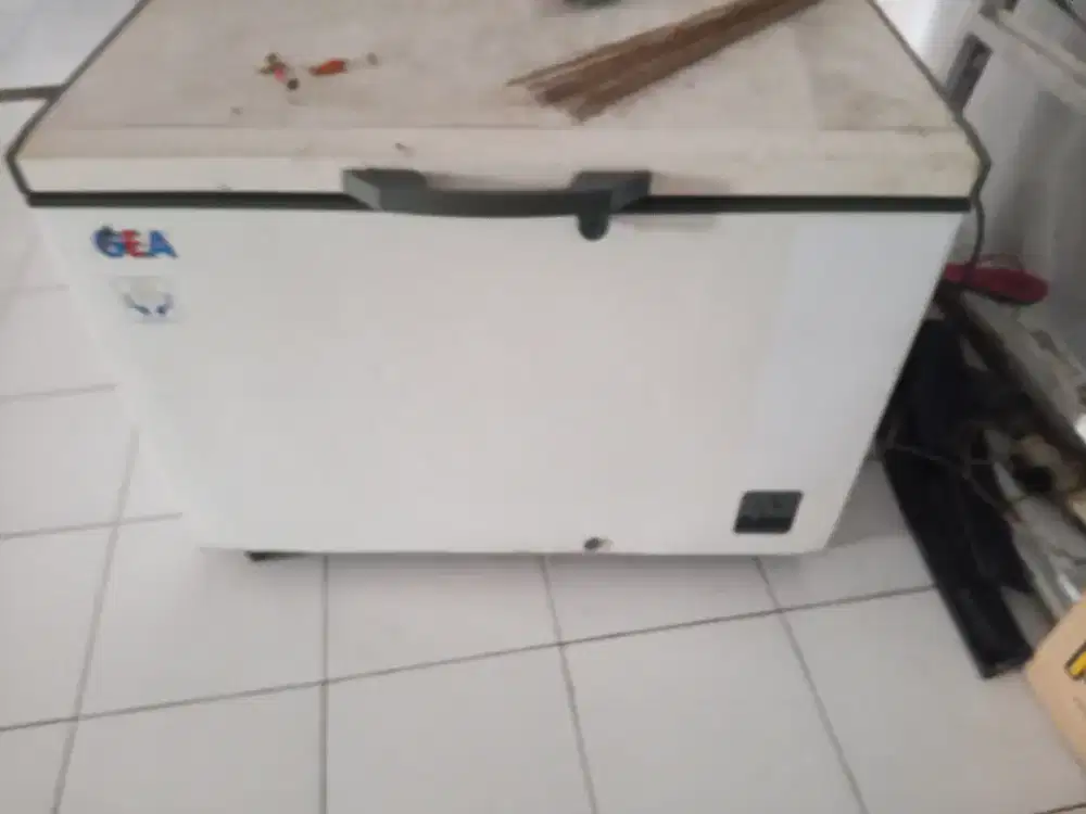 Gea flezer ,kulkas pendingin 318 liter ,