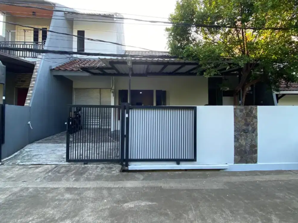 RUMAH BAGUS TANAH LUAS DALAM KOMPLEK STRATEGIS di CAMAN RAYA JATIBENING KOTA BEKASI