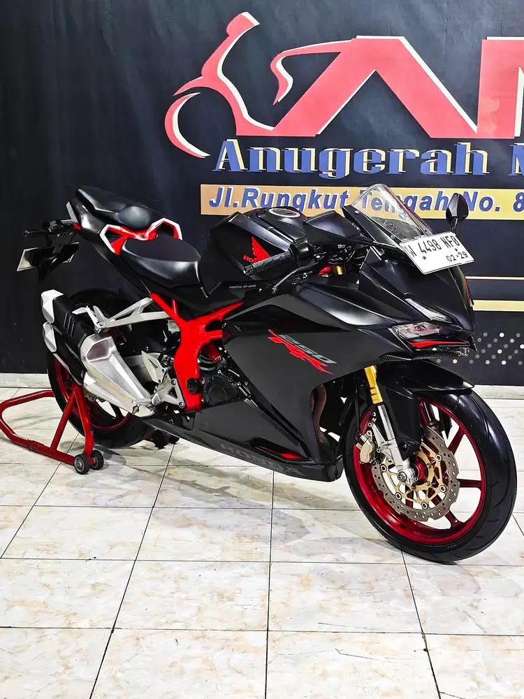 CBR 250RR black matte km 22rb gahar mewah '19.Anugerah motor rungkut