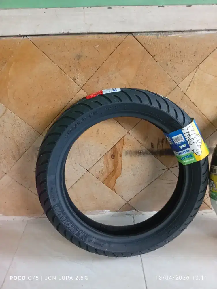 Ban Michelin pilot street