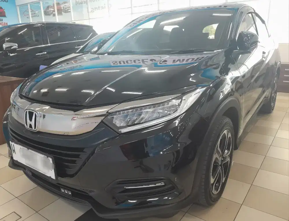 Honda HR-V  E  2018 Hitam Automatic
