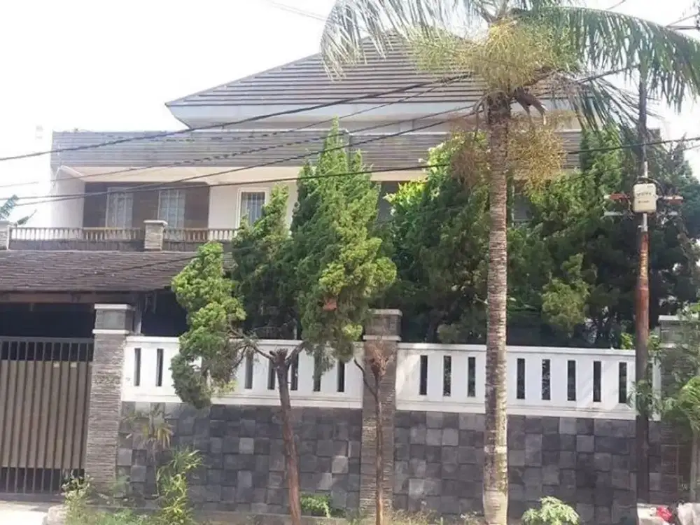 Rumah Billymoon: LT 300 m2, Hunian/Usaha, Murah Jual Cpt, Jalan 4 Mobil