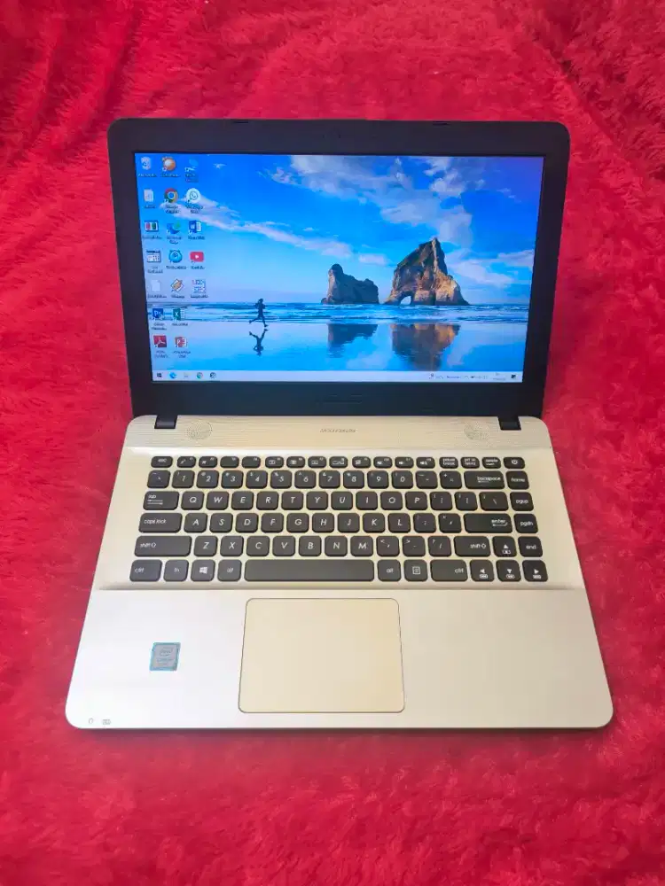DIJUAL LAPTOP ASUS X441U SLIM, CORE I3 GEN 7,RAM 4 GB
