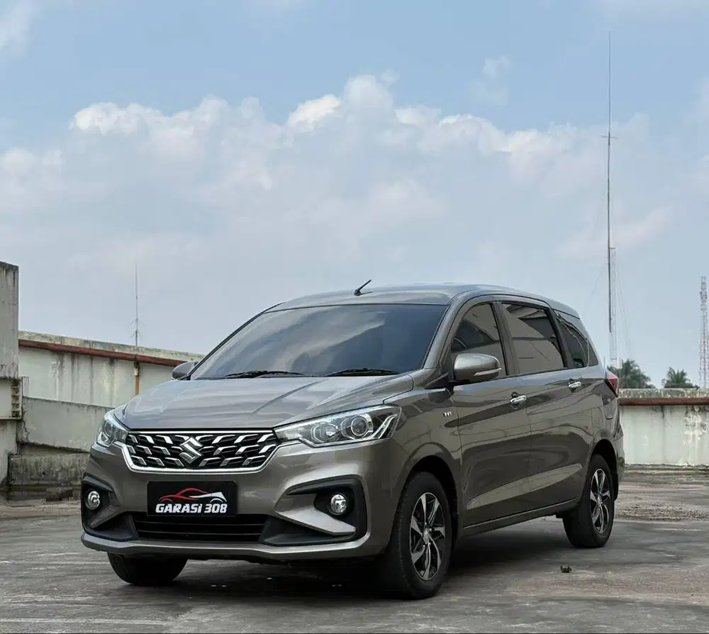 Suzuki Ertiga 1.5 GX Hybrid AT 2024 Warna Abu Abu KM 14rb