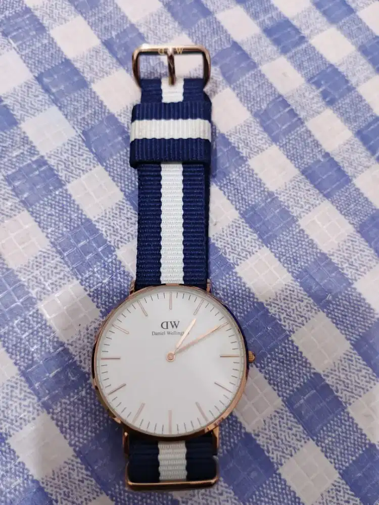 Dijual jam tangan wanita Ori merk DW