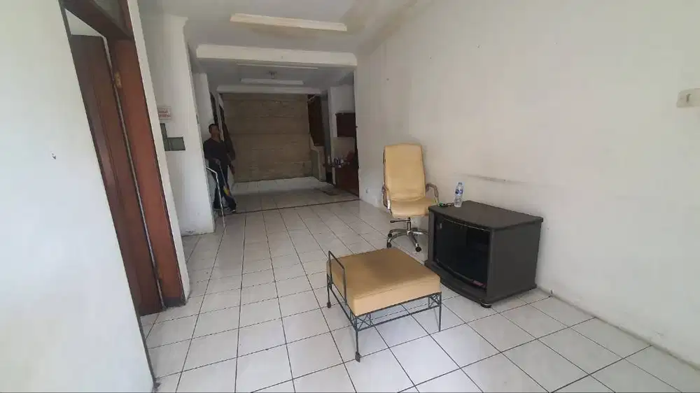 Disewakan Rumah Siap Huni 2 Lantai di Batununggal Bandung