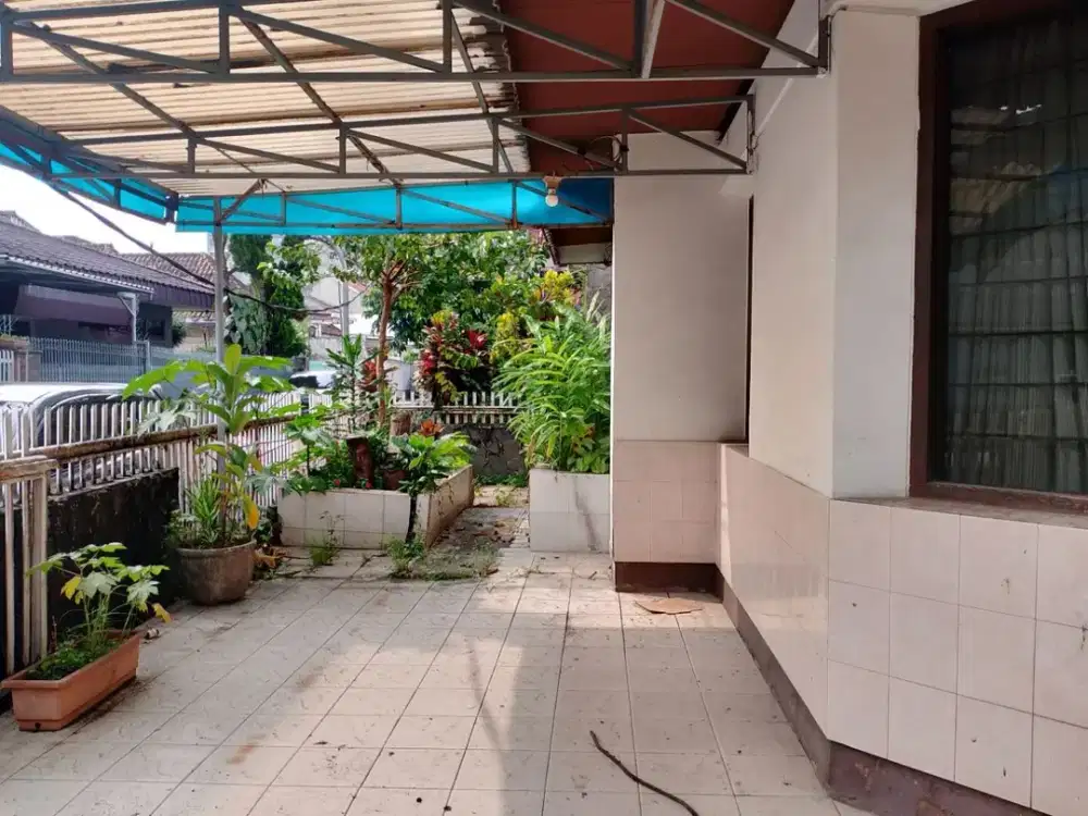 Rumah Lama Murah di Pusat Kota – Sayap Braga Naripan, Lokasi Super Strategis!