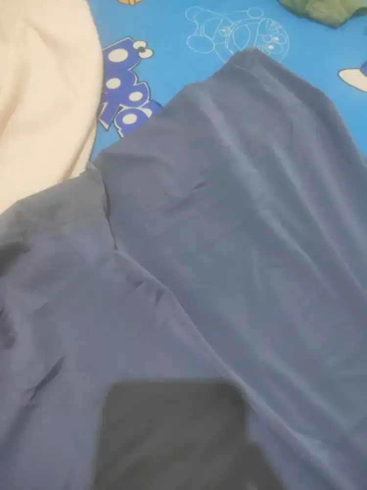 Hijab wanita warna abu2