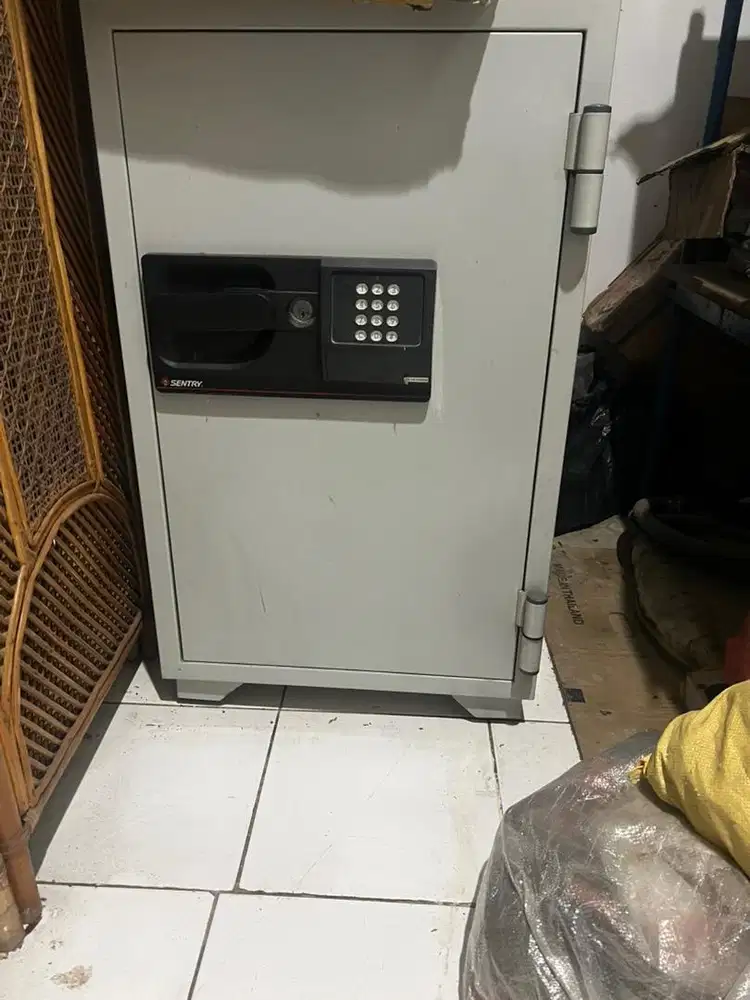 Brankas  Sentry Safe S 6770 // Brankas Tahan Api // Sentry Safe