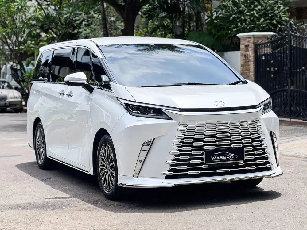 Lexus LM350h 7seater 2023/2024