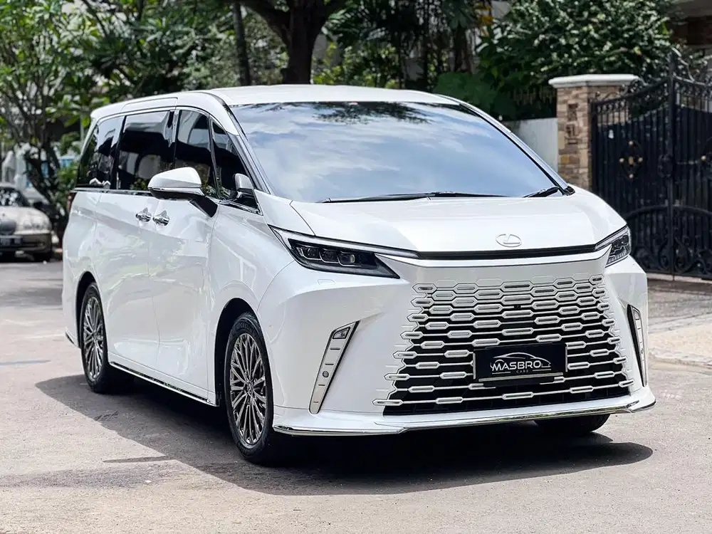 Lexus Lm350h 7seater 2023/2024