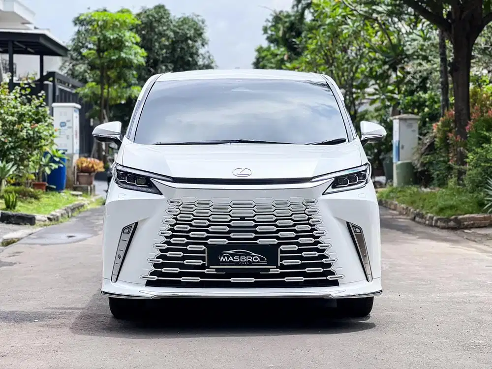 Lexus Lm350h 7seater 2023/2024