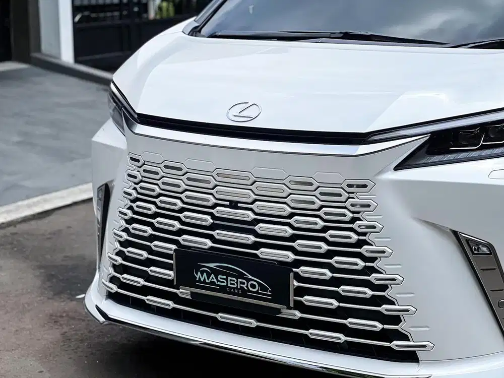 Lexus Lm350h 7seater 2023/2024