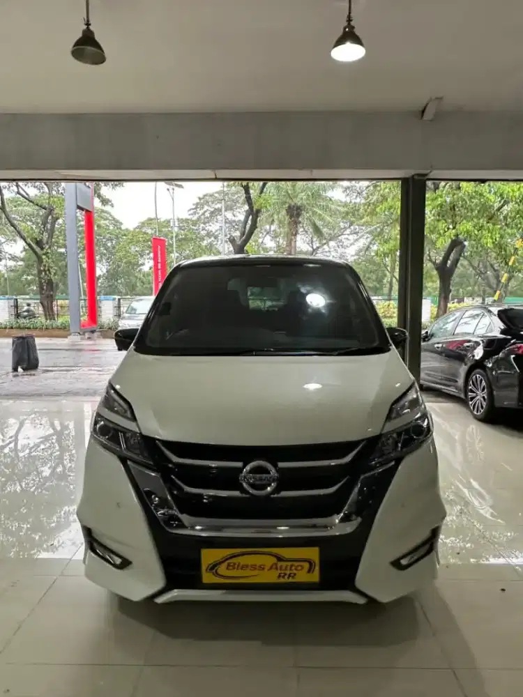 Nissan serena hws 2019 tdp10jt 2020 putih hitam 2 warna