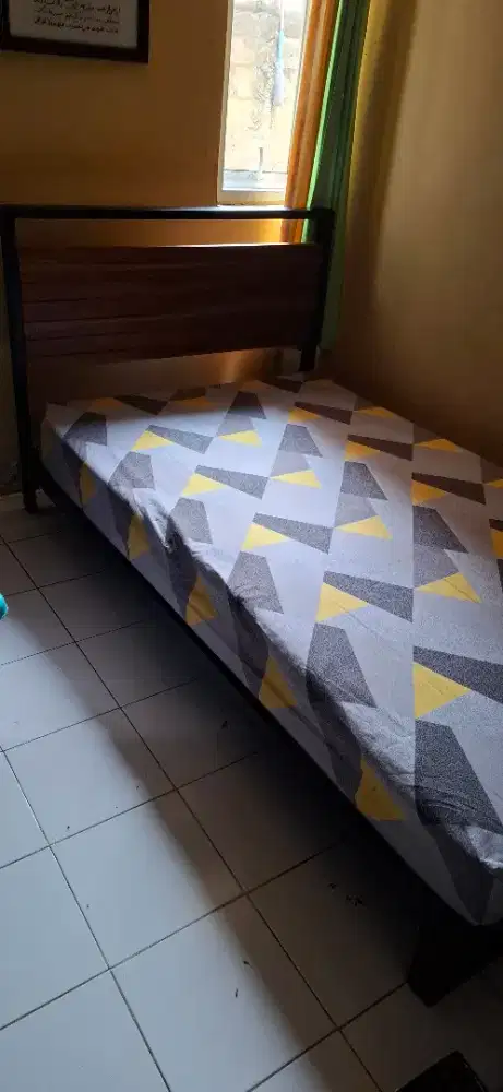 Dipan Besi Kayu+ kasur busa ukuran 120 x 200