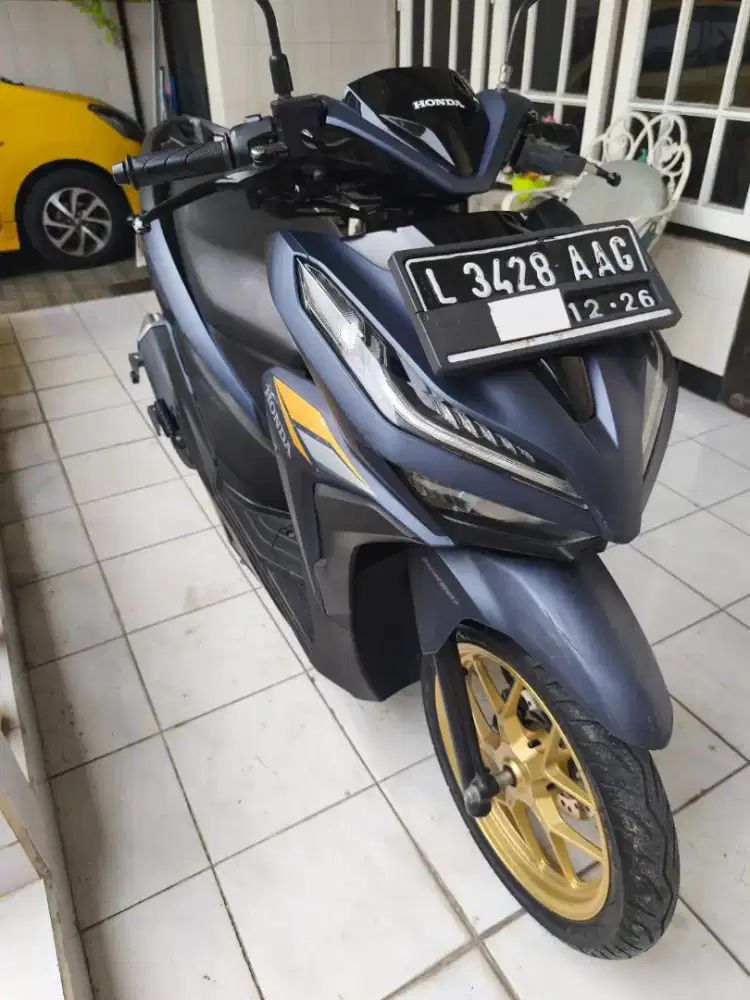 A. P. C company Vario 125 tahun 2021