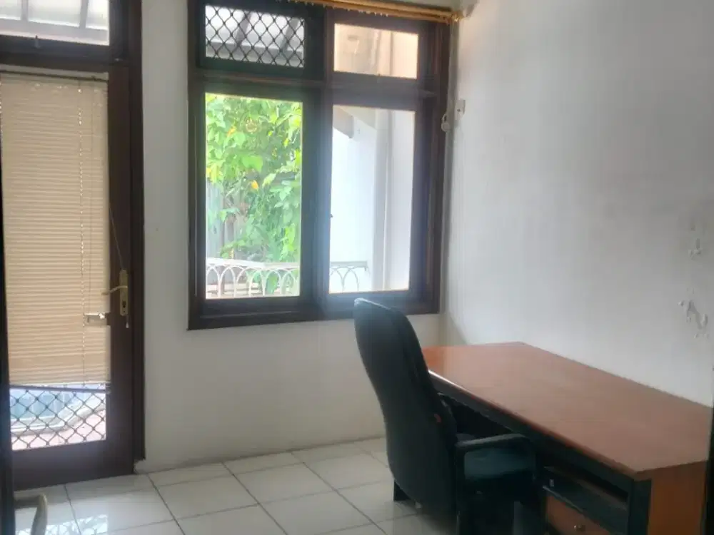 Rumah disewakan di Cilandak