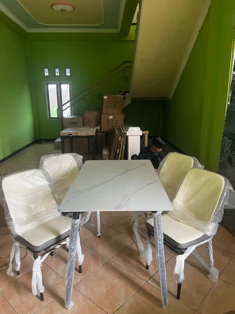 PROMO MEJA MAKAN MARMER 4 KURSI GRATIS ANTAR