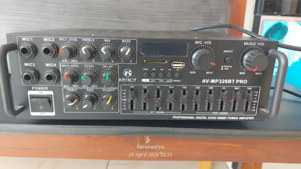 Amplifier karaoke berikut speaker 12 inci 2 buah