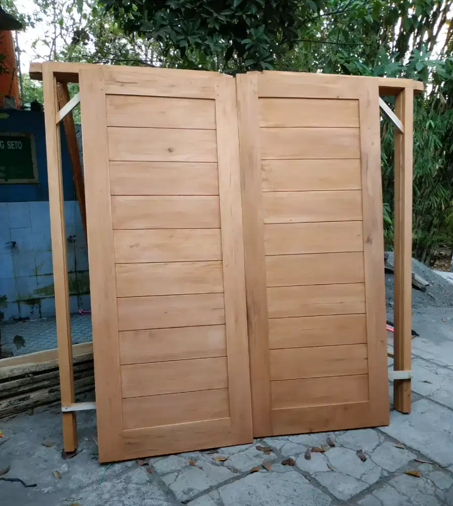 Kusen + daun pintu minimalis