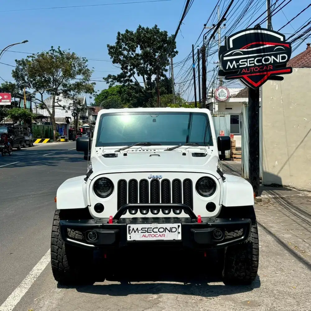 Jeep Wrangler Sahara 3.6 AT 2012