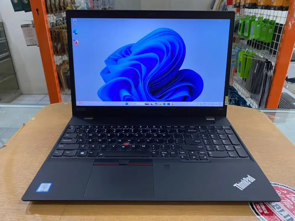 Lenovo ThinkPad T590 Core i7Gen8 Ram 16GB SSD 256GB Touchscren Mulus