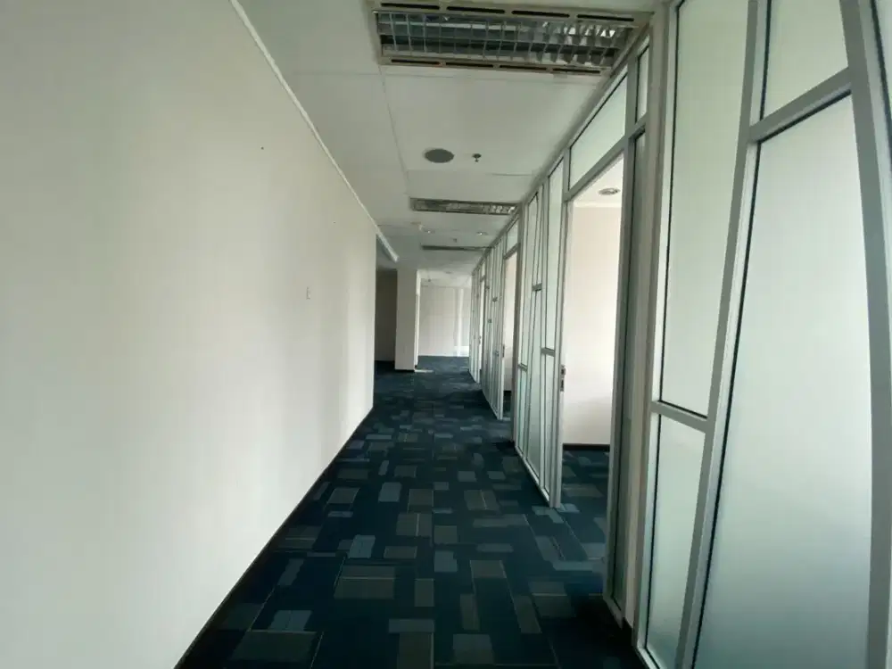 Kantor Area Kuningan di Mega Plaza 174 Sqm Fitted Lokasi Strategis