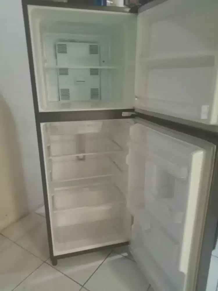 Kulkas 2 pintu panasonic nrb229h