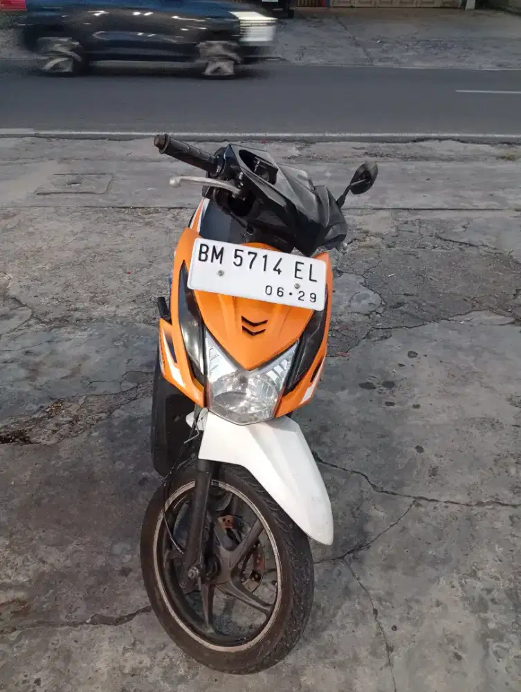 Beat F1 2014 warna orange