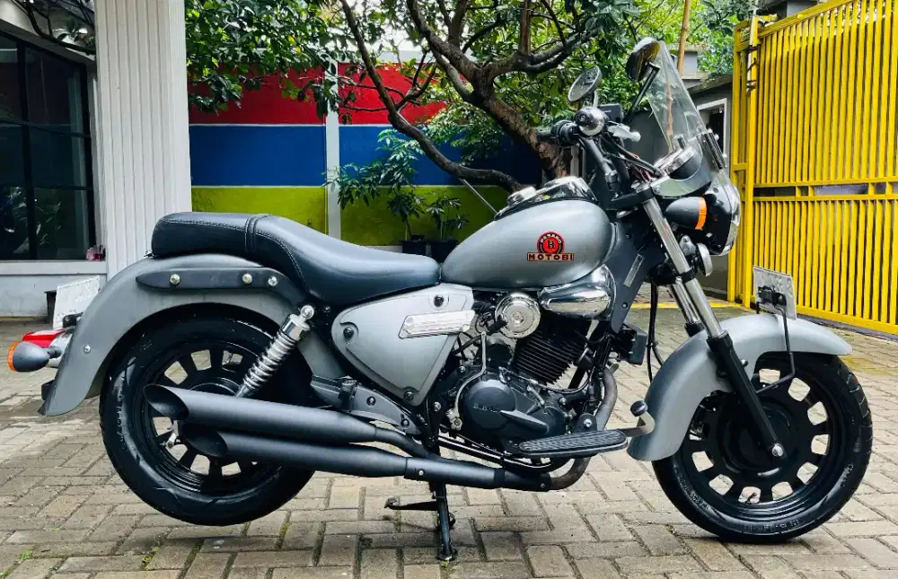 Benelli motobi 200 efi