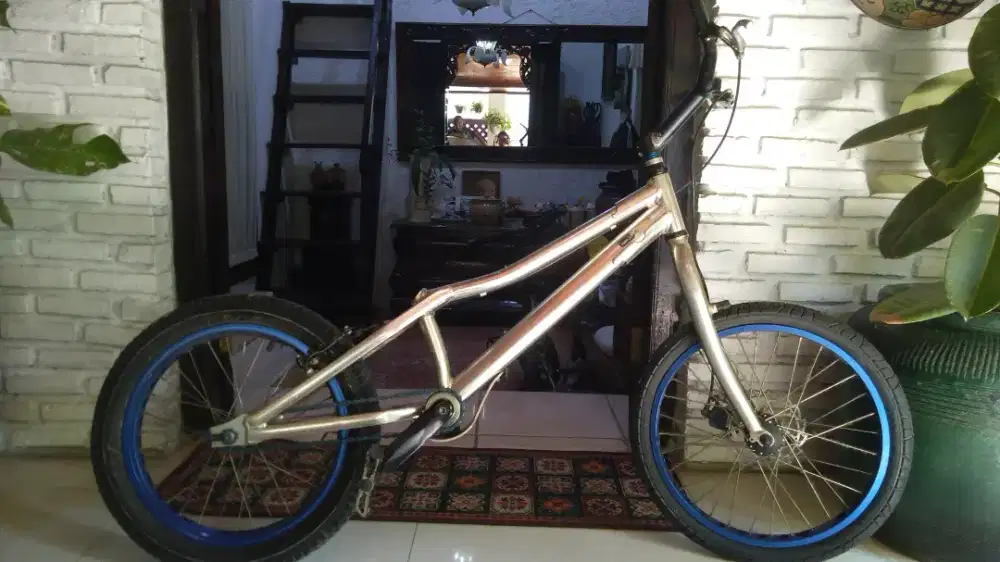 Sepedah trial bike