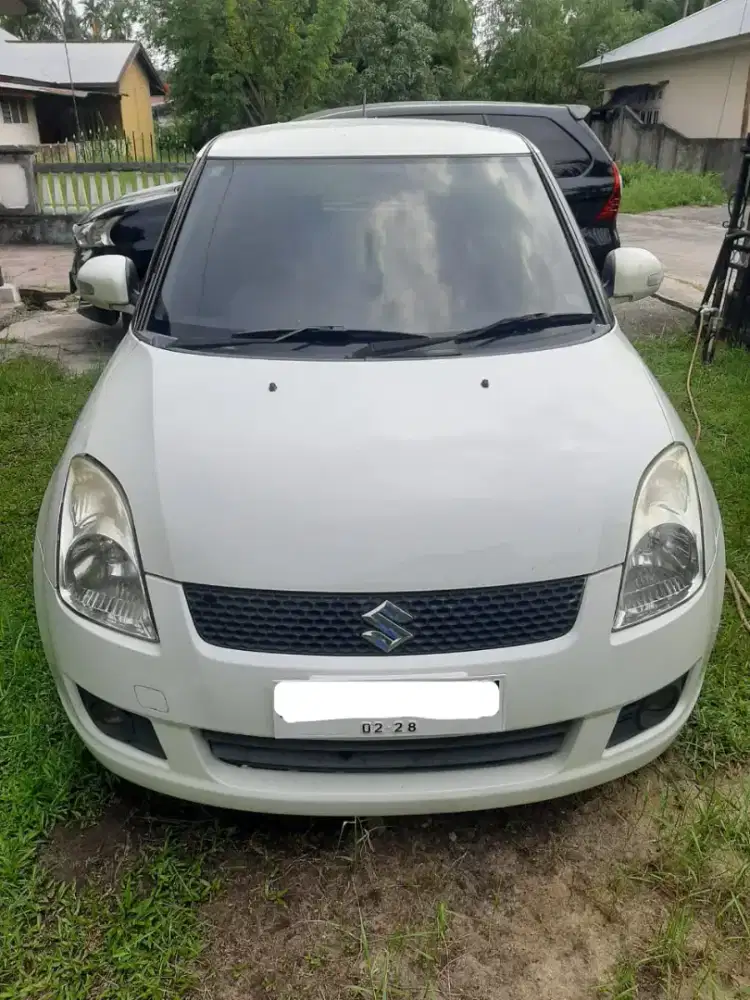 Dijual Suzuki Swift ST RS 2010
