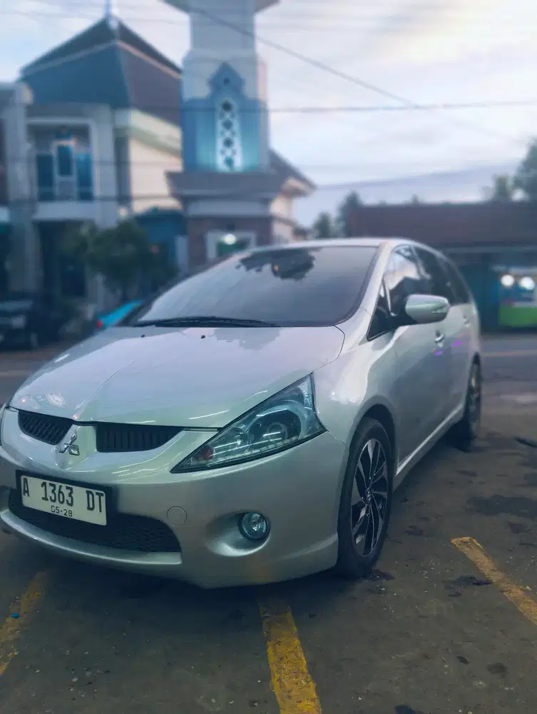 Mitsubishi Grandis 2008 Bensin