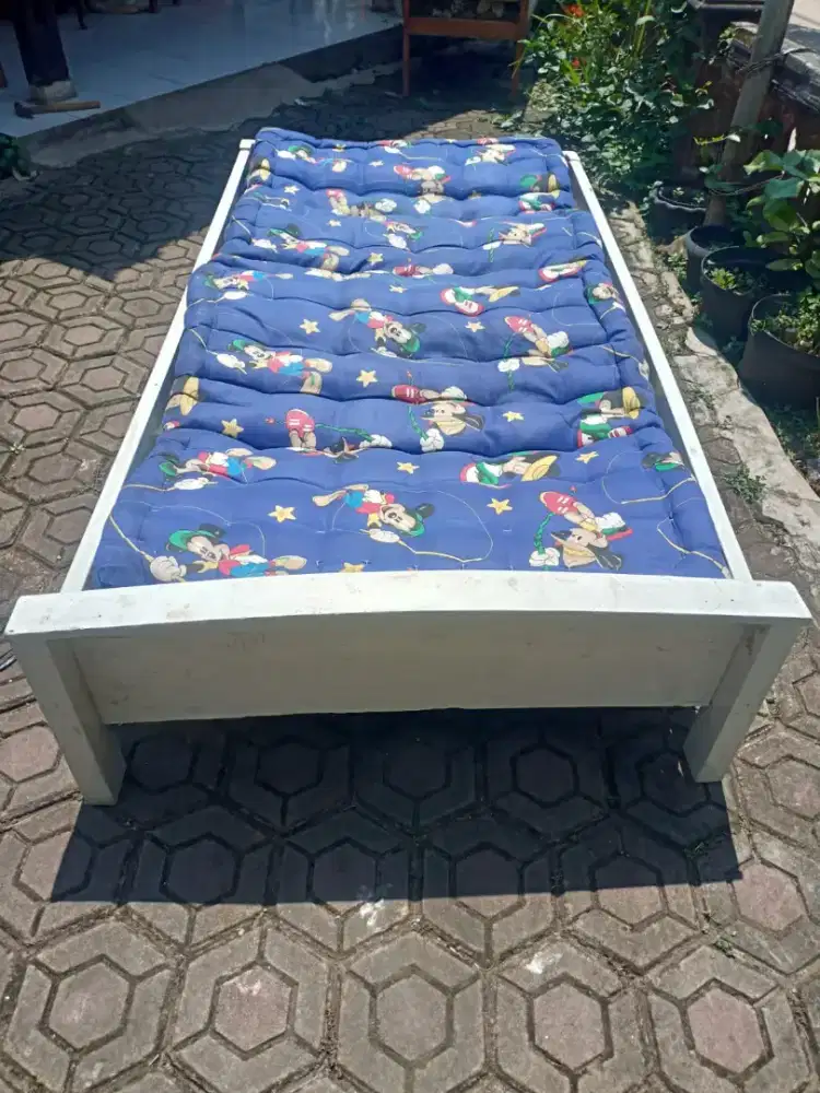 Ranjang Kayu Plus Kasur Kapuk