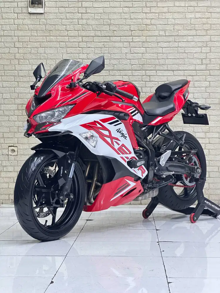 ZX 25R ABS Rare Color