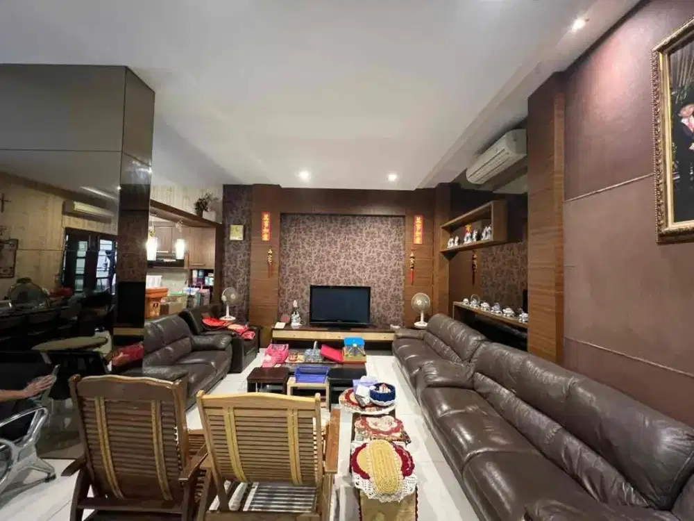 Dijual Villa Komplek Cemara Asri JL Rajawali