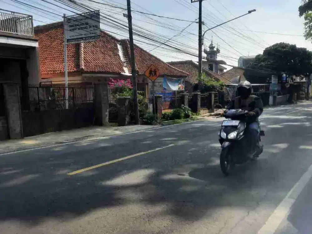 Rumah tua hitung tanah jalan utama sadu soreang